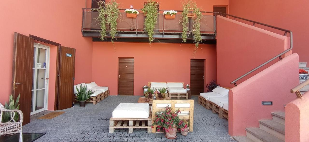 Il Casale Di Giulia Di Aprilia Bed and Breakfast Exteriör bild
