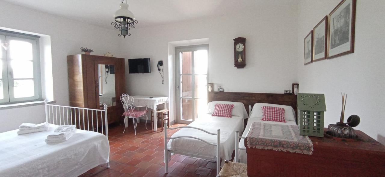 Il Casale Di Giulia Di Aprilia Bed and Breakfast Rum bild